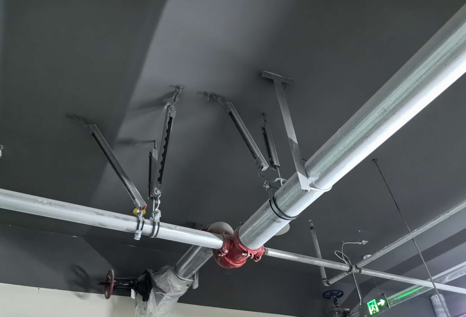 Seismic bracing installed on fire sprinkler pipes